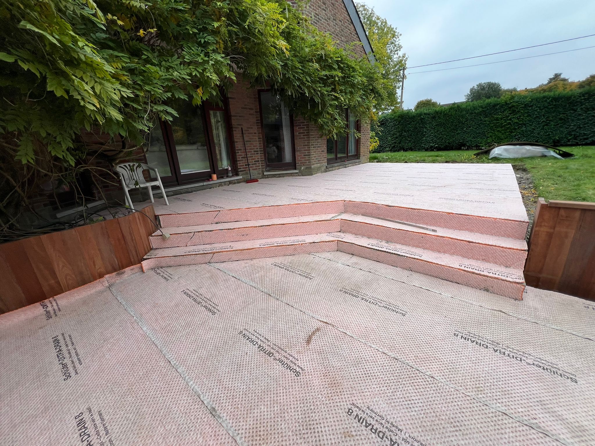 Preparation terrasse avec isolation thermique et coffrage bois