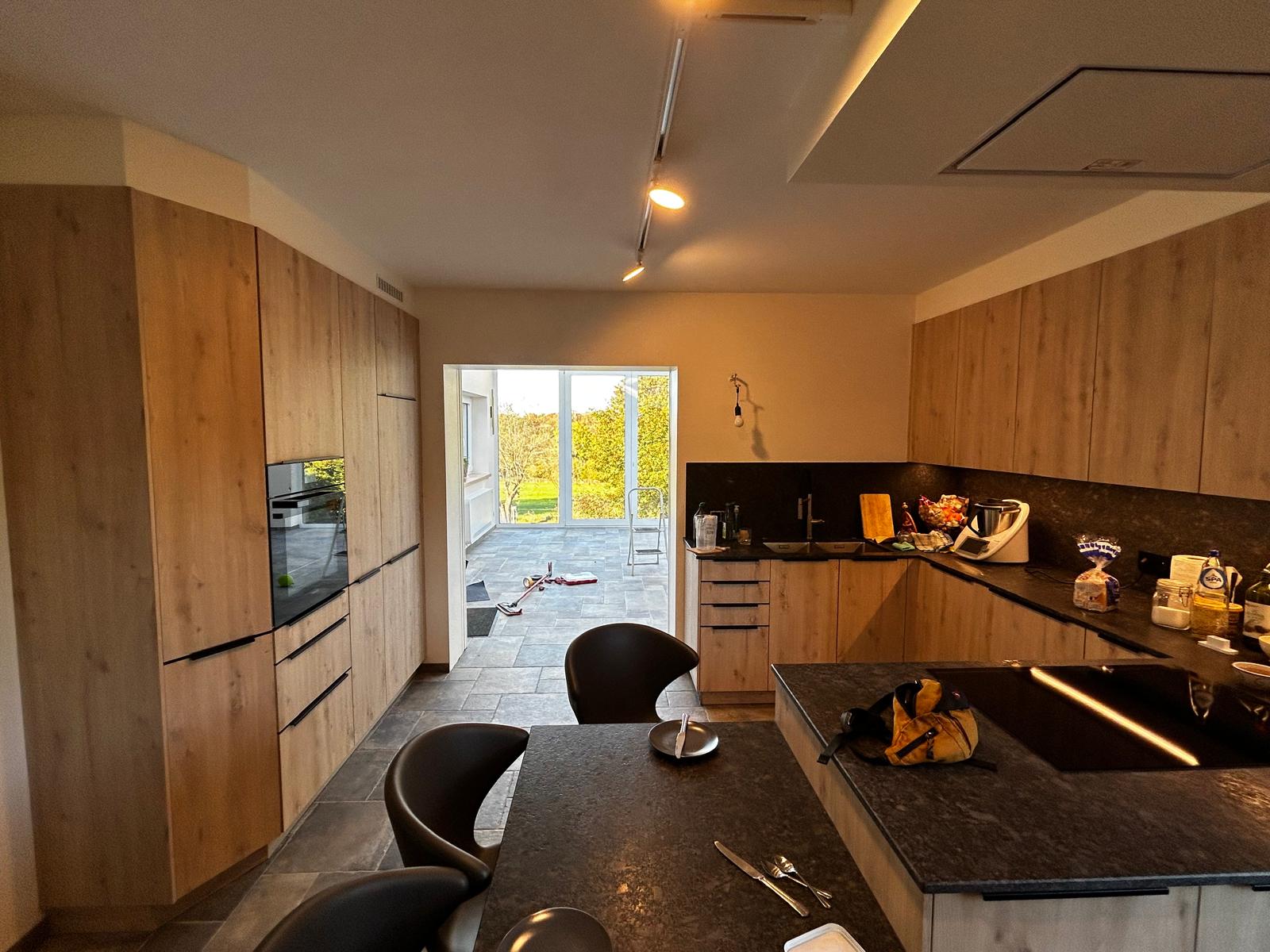 Rénovation complète avec extension KNX — villa contemporaine à Spa — photo 15