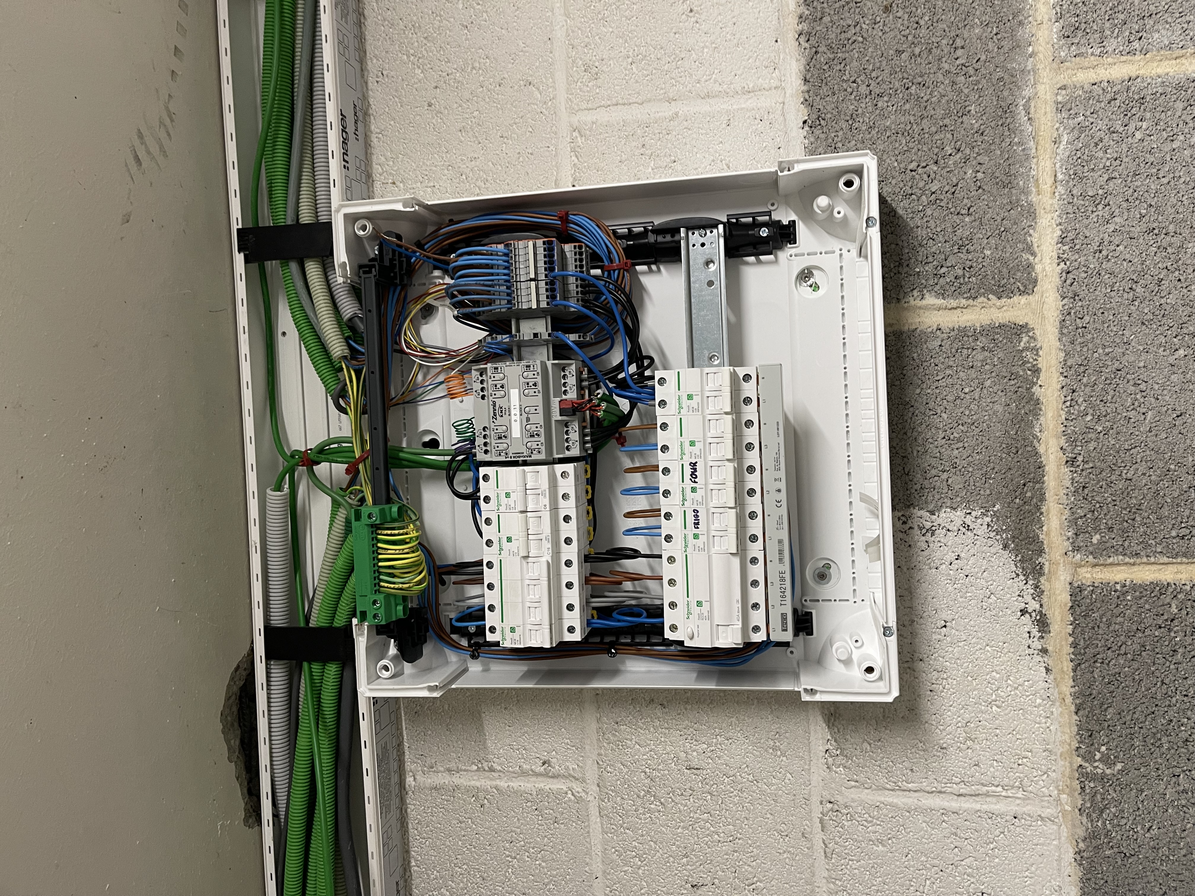 Rénovation complète avec extension KNX — villa contemporaine à Spa — photo 17